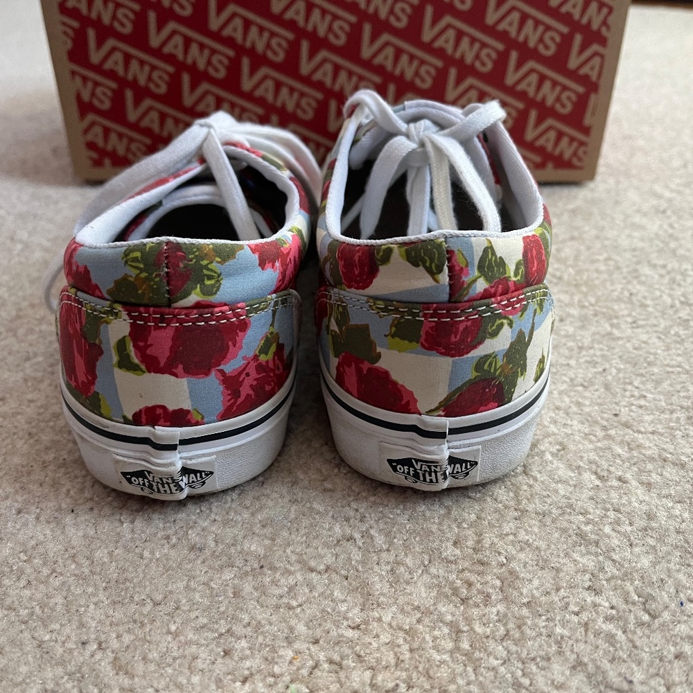 Rose Vans - Picture 3 of 5
